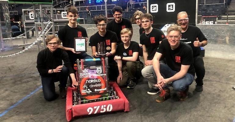ED roboticslagets vinnarbild.
